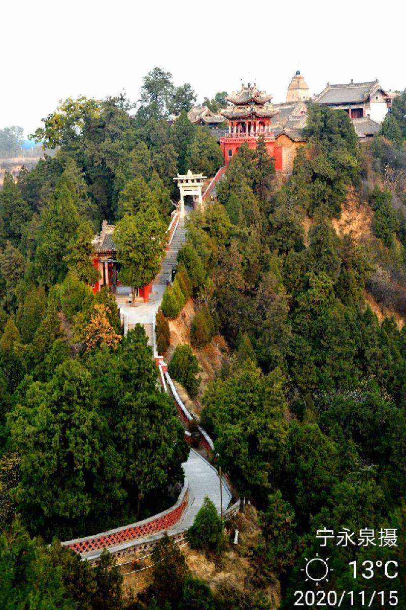 福山,位于陕西合阳县洽川风景区西塬上,形似巨蝎,俗名"蝎子山"