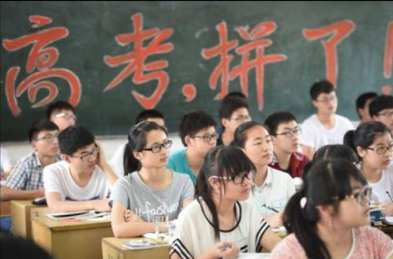 高三 高三这一年 是学弟的楷模 言行一致 勤奋学习 即来之