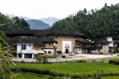 山居乐 钟国才