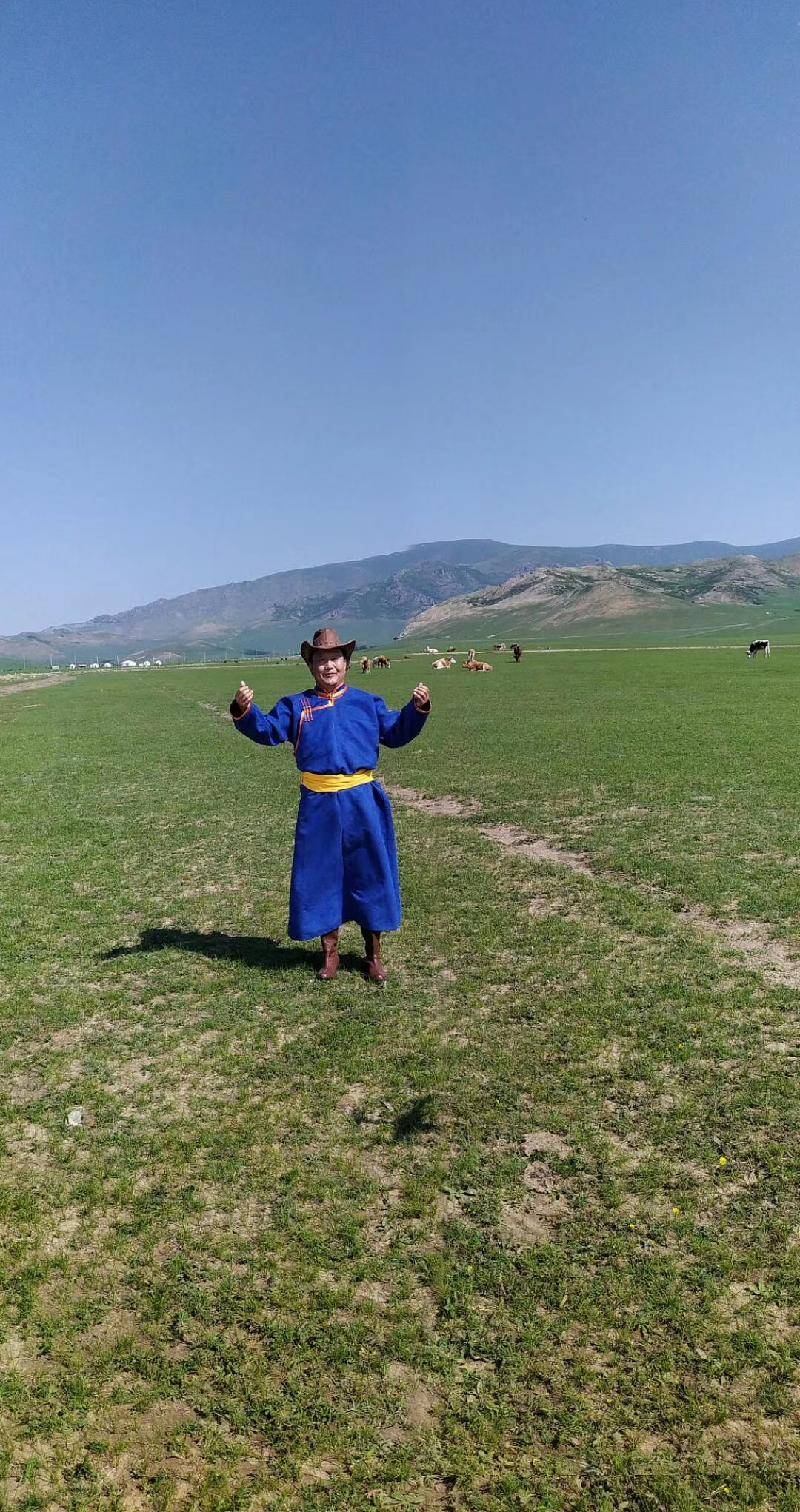 锡林格勒盟(斯钦巴图)歌唱 蒙古原生态长调 《这片草原 》