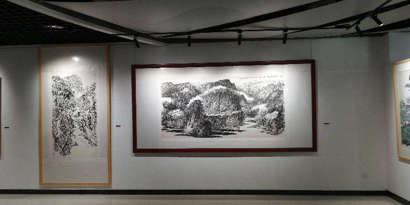 赵振川师生庆祝建党百年中国画展在西安交大博物馆开展