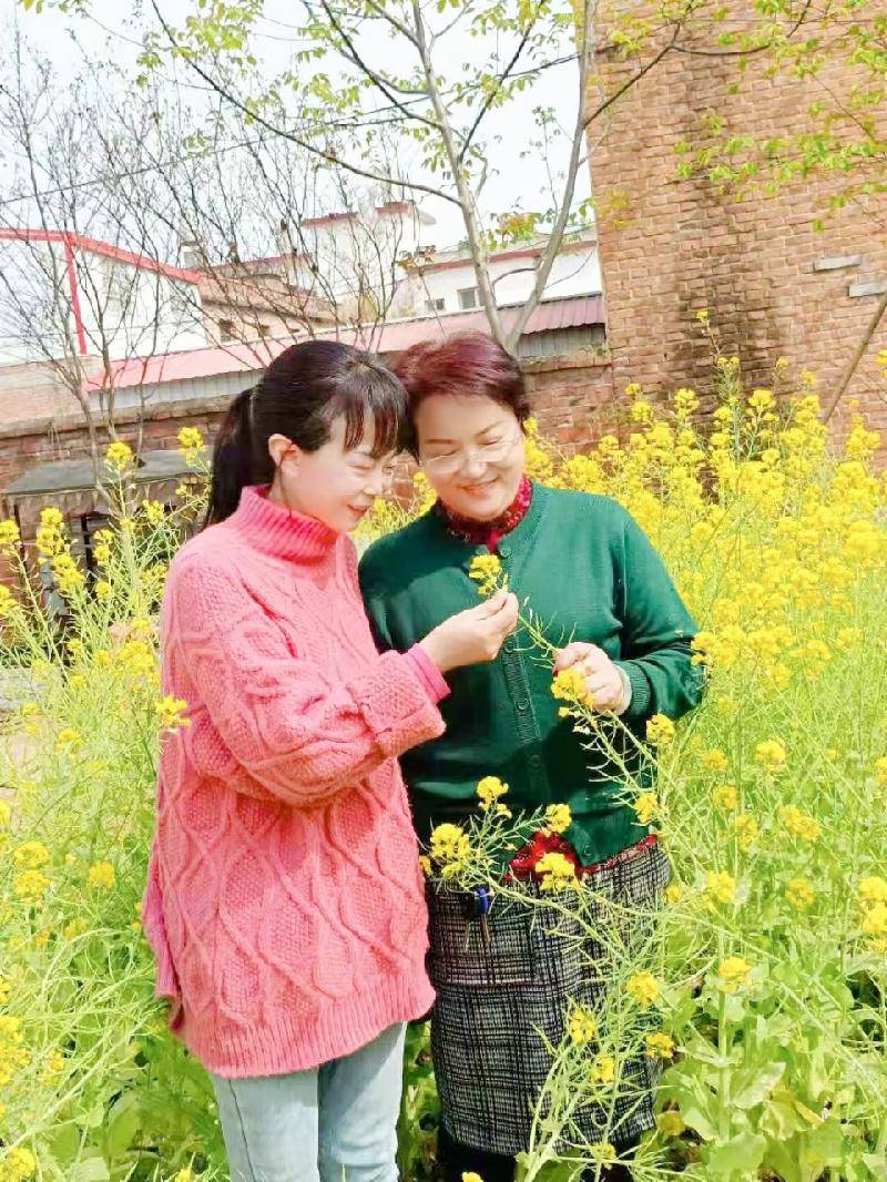 乡愁情相 牵一赠北京归来的文友陈香兰女 文/湖深水清