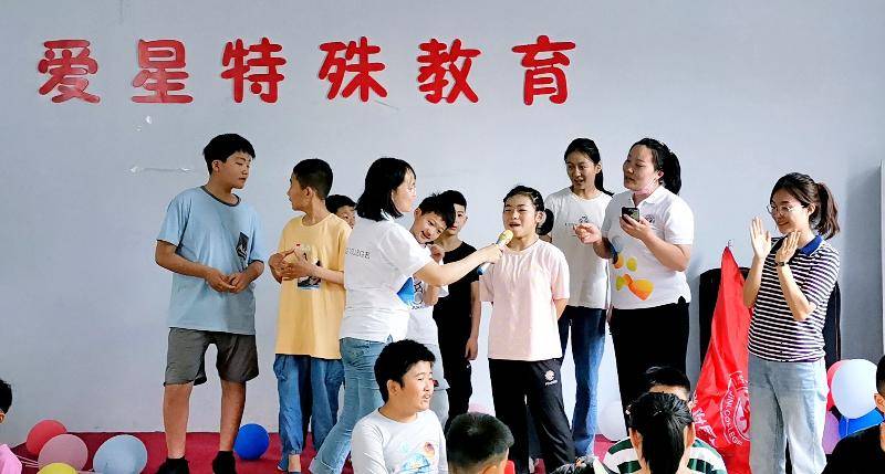 聚焦北大京学附属实验幼儿园许昌文峰园六一节关爱爱星特殊教育