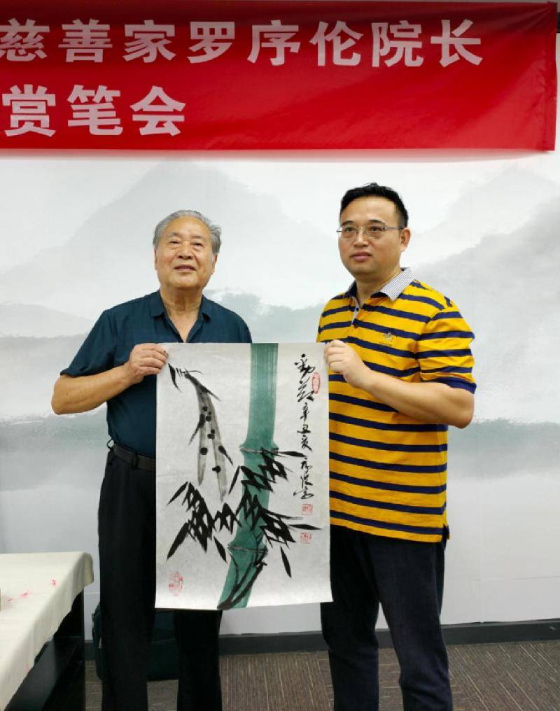 天瞳文化万炳武先生讯 书画名家罗序伦莅临(深圳)书画鉴赏笔会泼墨