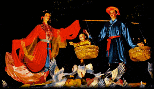 牛郎织女乐相逢,恋思语,倾谈无住. 鸟鸣蛙叫,蜂飞燕舞,伴侣幽情漫步.