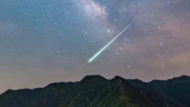 一粒大的白色流星