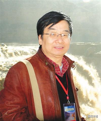叶延滨简介