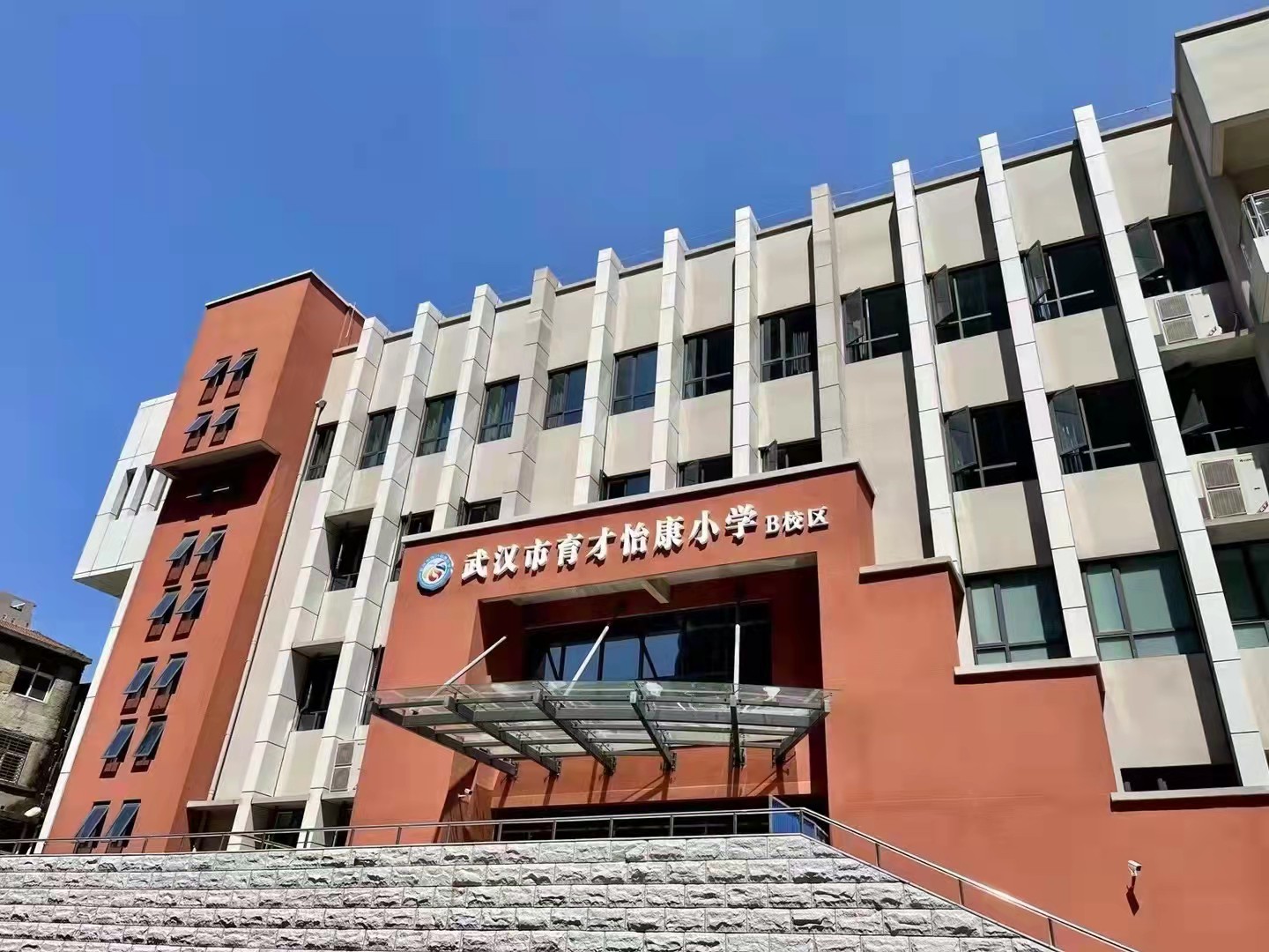 武汉小学如何转学校(怎么将外地孩子转到武汉的小学)