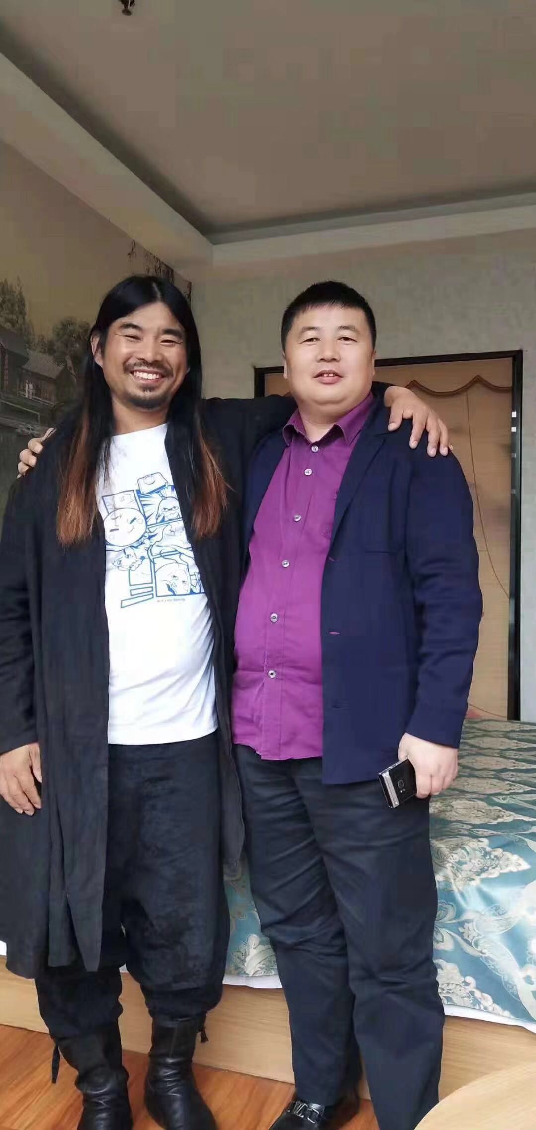 超级网红面筋哥《面筋哥》齐绍亮赠直言不讳编辑