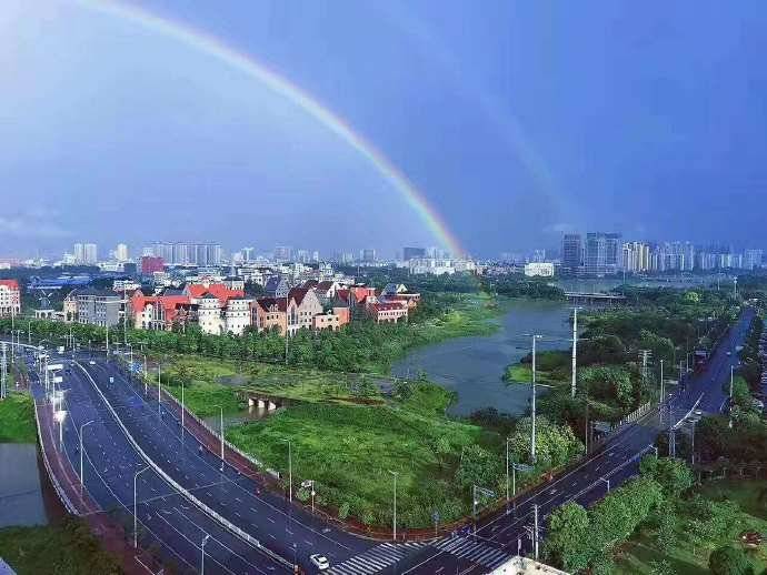 多丽—夏至傍晚南宁幸遇彩虹有感 文/隆光诚