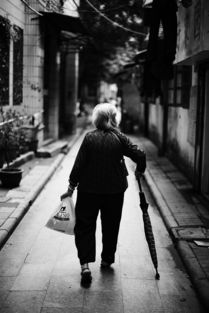 甘肃环卫战线草根诗人 蓝狐飞鹰 现代诗作品!