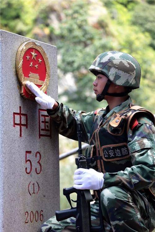 作者简介:谢剑波 男,湖南省湘潭市人,湘乡市诗词协会会员,高中文化