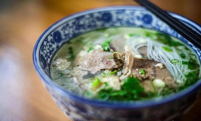 西安美食：水盆羊肉
