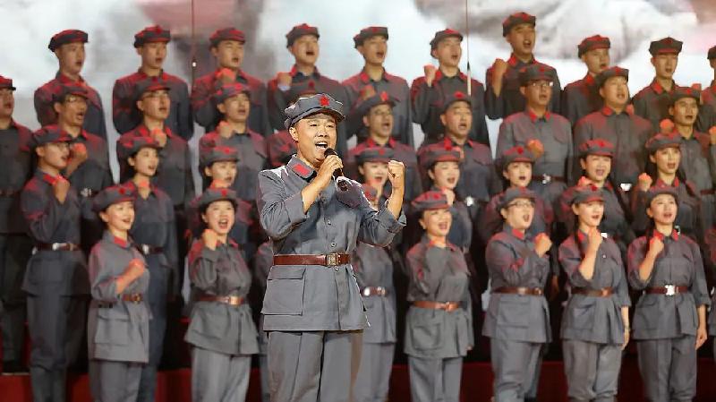 云南警官学院举办“学党史 守初心 担使命”庆祝中国共产党成立100周年主题文艺晚会(图3)