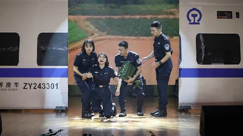 云南警官学院举办“学党史 守初心 担使命”庆祝中国共产党成立100周年主题文艺晚会（图8）