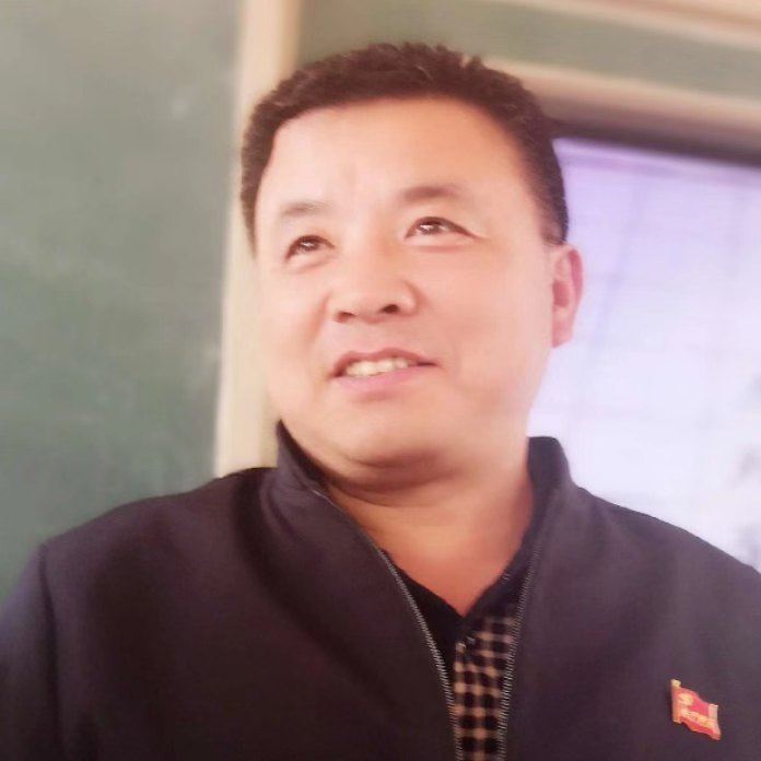 七律·观学姐学妹游览组照片有句 沧州陈同斌撰书(图4)