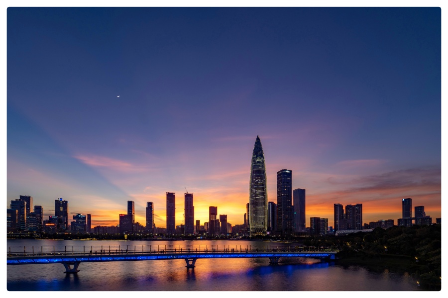 婧暄诗歌选读ll深圳红，最美最强ll合诵 穆赛玉 陈兵（图12）