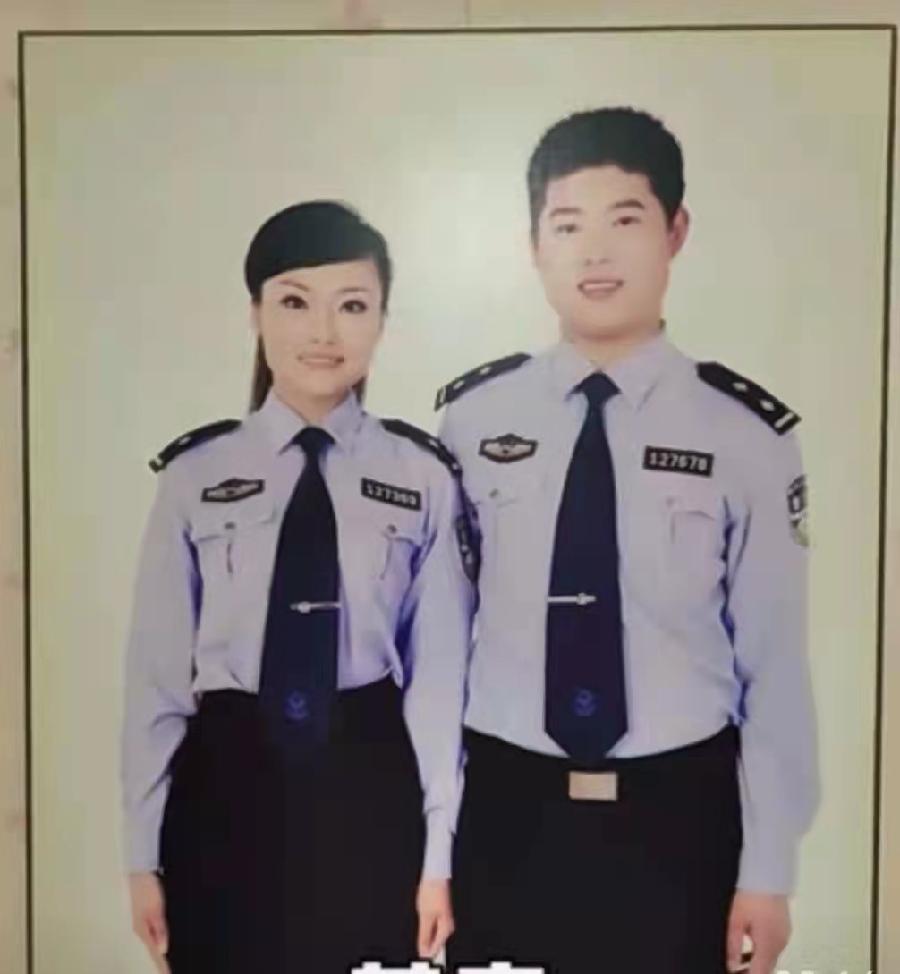 雪峰老师倾情演绎自创作品：金色盾牌🛡️ 热血铸就｜海外头条（图2）