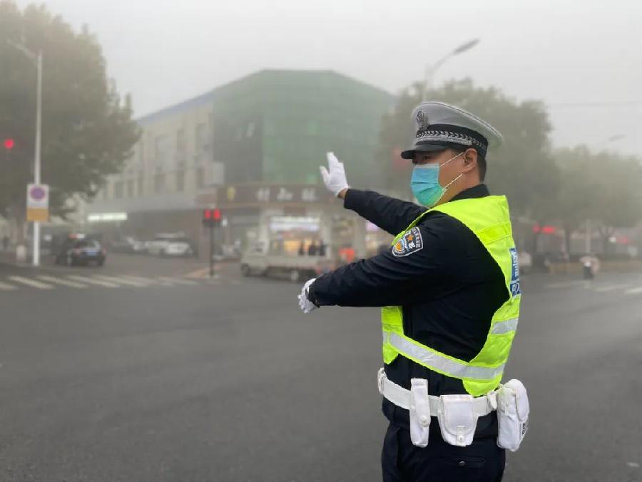 【都市头条向幸福出发编辑部】第553期 高速交警赞 主播 张春荣（图4）