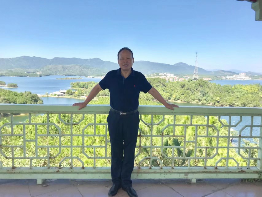 专访新西兰华侨诗人张春台： 永远向前，让生命之光绚烂绽放（图2）