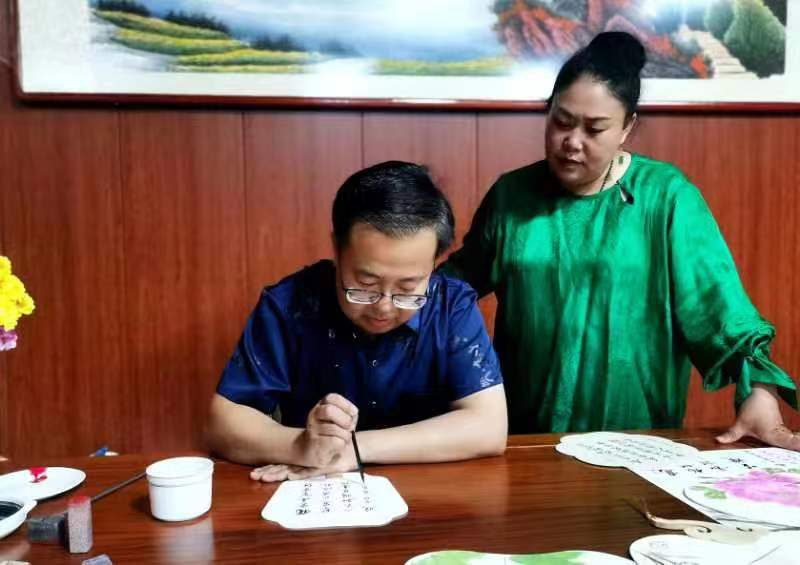 丹青抒意，笔墨传情——高玉荣高鹏姐弟俩的书画世界