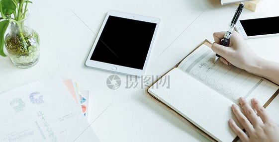 818A590E-8935-4B63-9B75-F619DB981904.