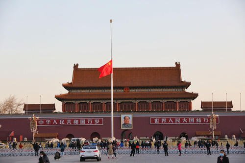 半旗致哀.jpg