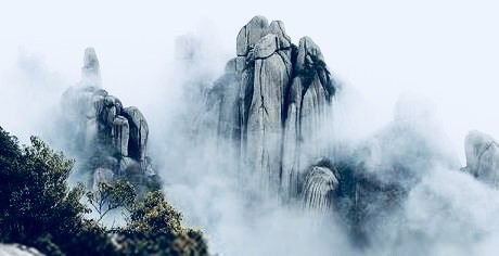 ：唐 · 李白海客谈瀛洲，烟涛微茫信难求；越人语天姥，云霞明灭或可睹。