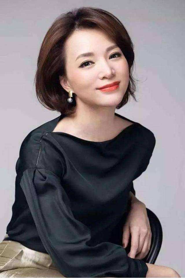 中英文版专刊‖心语历程——赞美董卿老师-京津沪头条(Beijing, Tianjin and Shanghai headlines)雪中情
