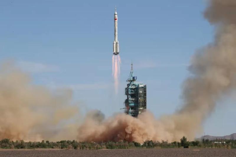 贺飞船发射成功 文‖宋天玉（图8）
