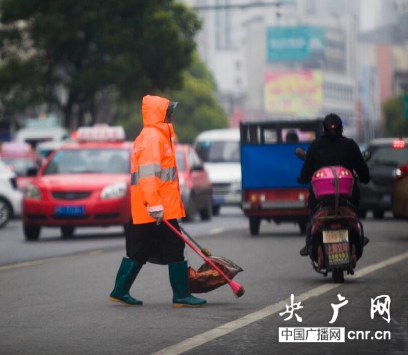 《周未拾零》盛夏为劳动者祈凉诗词四首:文/梁家齐(陕西乾县)