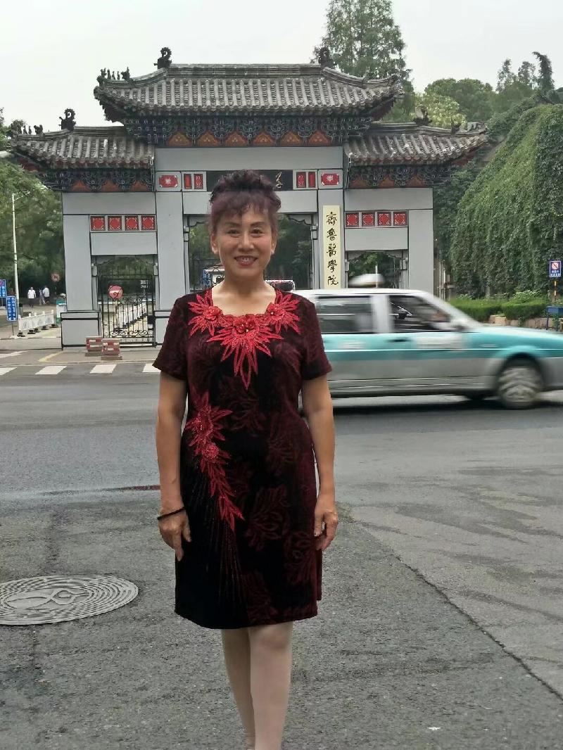 2021年7月1日庆祝建党百年华诞，我在威海市老年大学合唱团与老年体协团参加了多场文艺演出。文/编辑/制作：孙秀梅（图65）