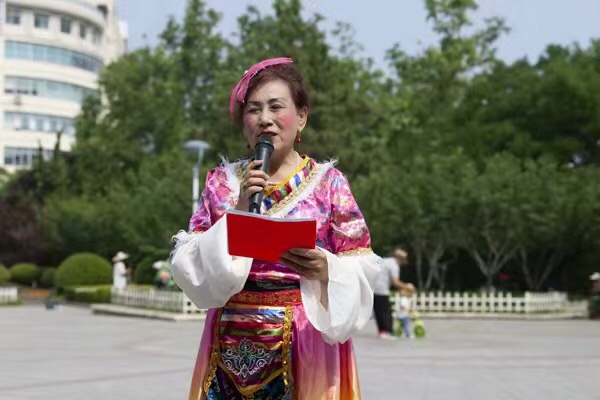 2021年7月1日庆祝建党百年华诞，我在威海市老年大学合唱团与老年体协团参加了多场文艺演出。文/编辑/制作：孙秀梅（图31）