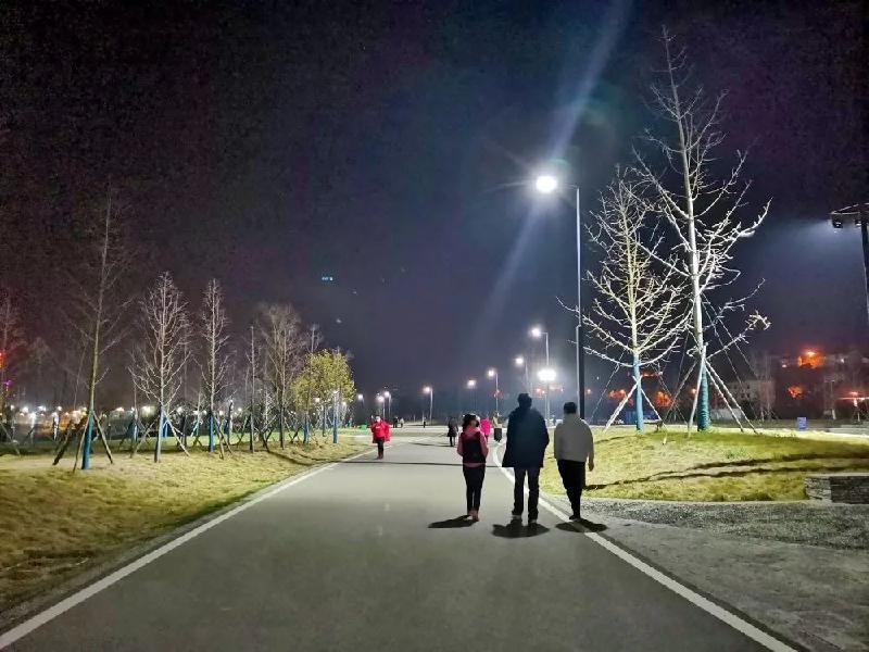 高立中诗歌专刊‖诗人日记 二十三-京津沪头条 文/高立中 河北