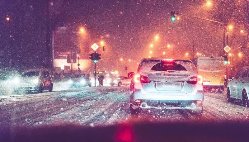 【中国🇨🇳新闻诗文网】門婆亞君《异乡雨》