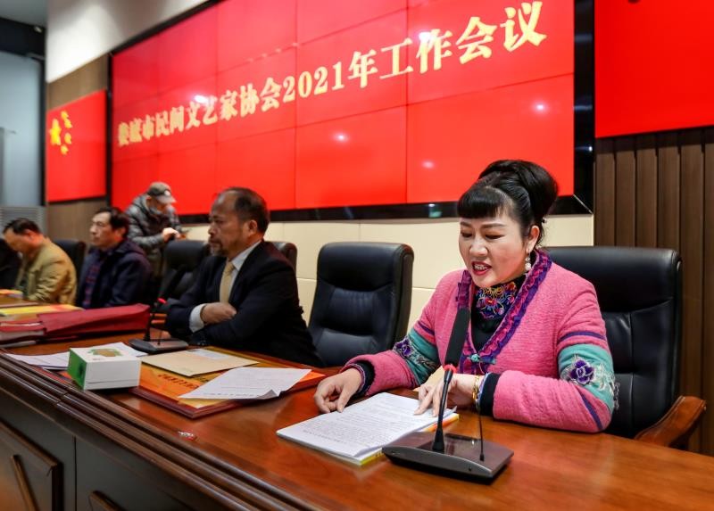 精英团聚亮才华一一辛丑年春娄底市民间文艺家协会精彩年会速写 作者:王界明(口占自由诗一首)(图4)