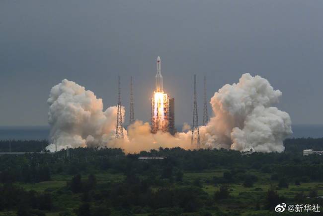 有感天和号空间站核心舱发射成功 ／江冲（图7）