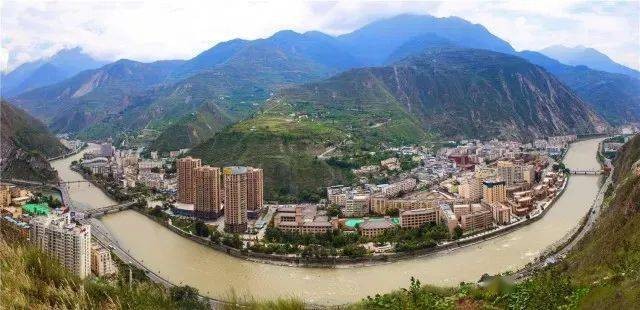念奴娇 汶川回首十三年 (苏轼体) 文/李吉伟（图2）