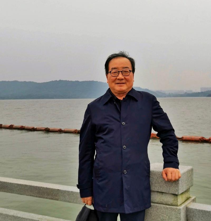 热点 精华作品展播《草原上升起不落的太阳》 作者:贾学义 诵读:天宫玉兔(图10)