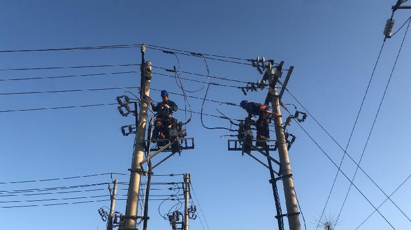 国网南乐县供电公司：积极应对大风强降雨天气 力保县域电网安全