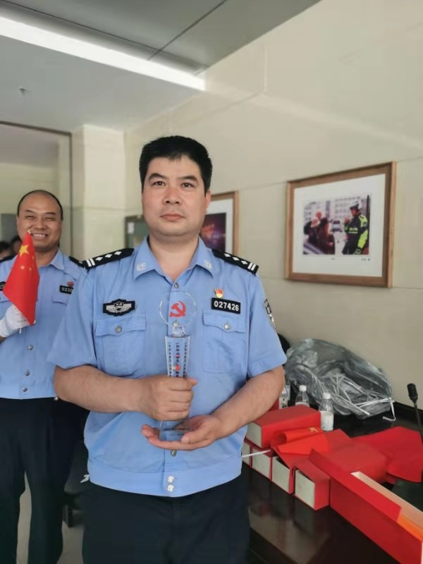 歌唱祖国 文/云飞(洛阳)