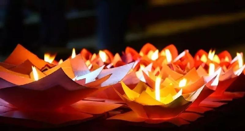 新华人诗歌欣赏‖三行诗·爱——不曾远去——写在辛丑清明节-京津沪头条 作者/新华人(青岛)(图3)