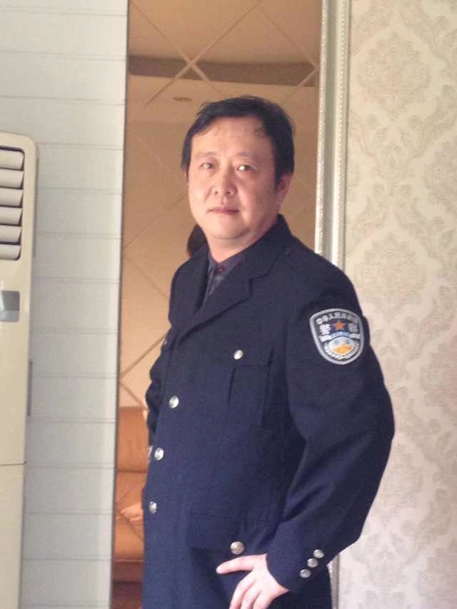 著名表演、朗诵艺术家长明朗诵当代资深诗人马树德作品《肩并肩》(图6)