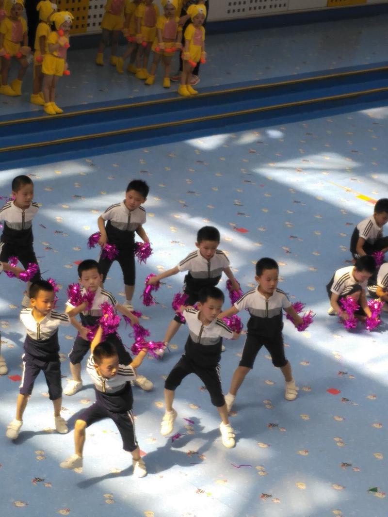 走进童趣新时代---参加兰州军区幼儿园庆六一儿童节演出感想 渝陇之子(图3)