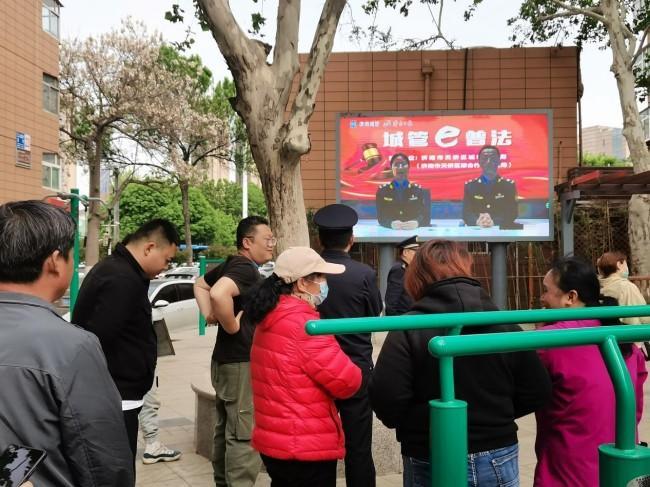 温暖城管:让“柔性执法”彰显法治温度! 济南城管“三度”执法经验登上《中国建设报》(图3)