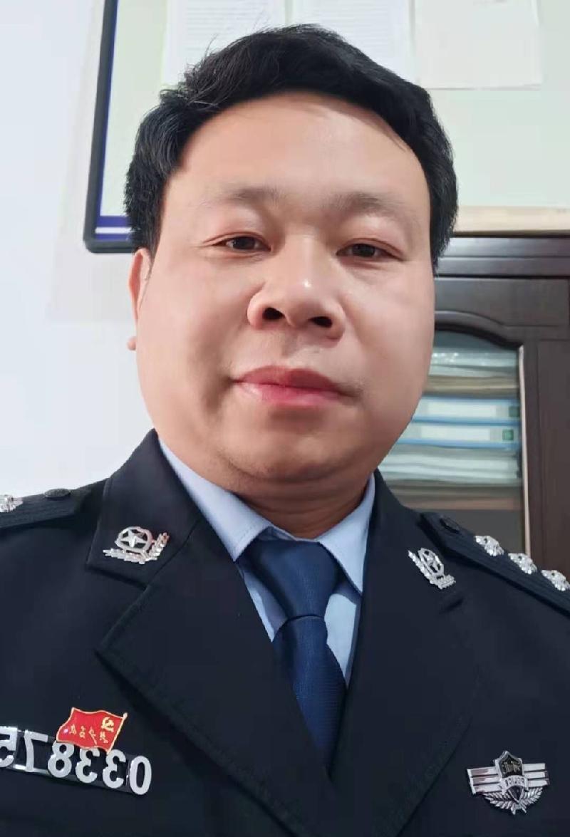 【新诗大观】你的美是一种冷酷||文/最美的时光（图5）