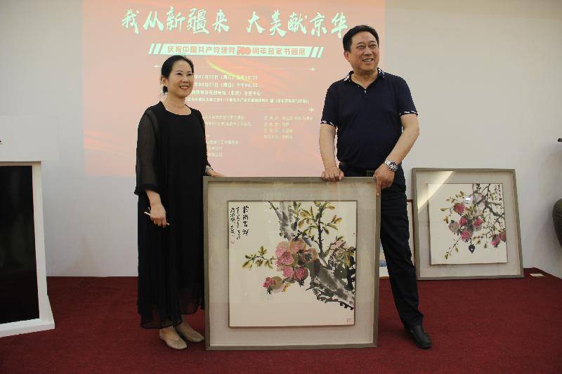 协会民俗书画院副院长刘颖,陈绶祥先生入室弟子新文人画派画家苏亚民