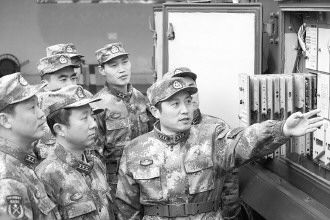 《军人骨气七》军报头条:文/刘向东(陕西西安)(图5)