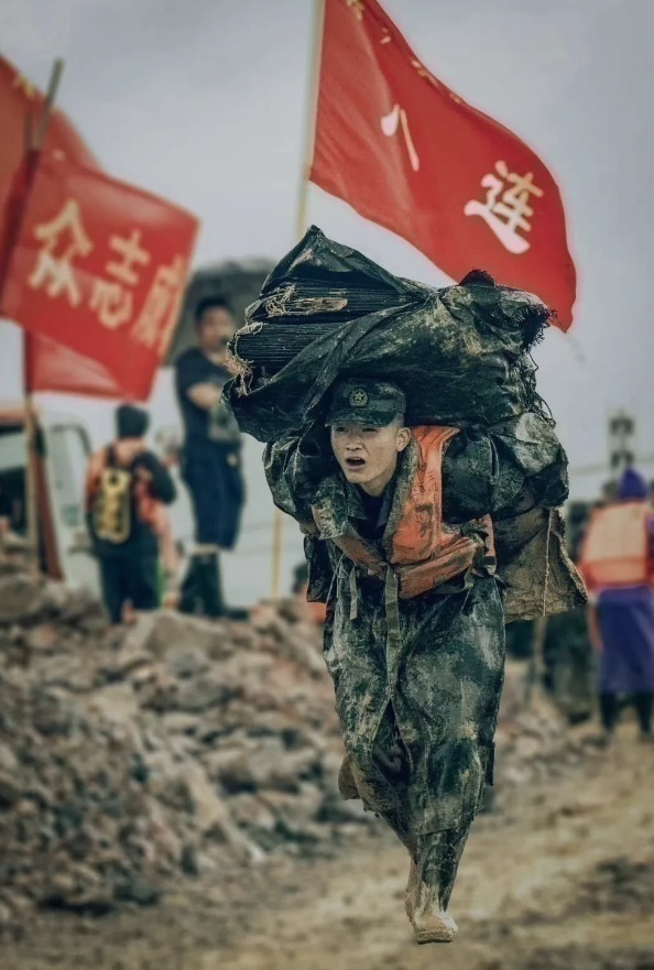 欧震艺术团特刊||紧急封堵 支援郑州 作者‖黄亚洲 朗诵‖京波(图3)