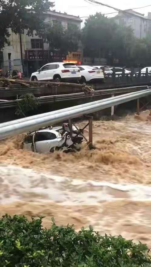 郑州720洪灾图片